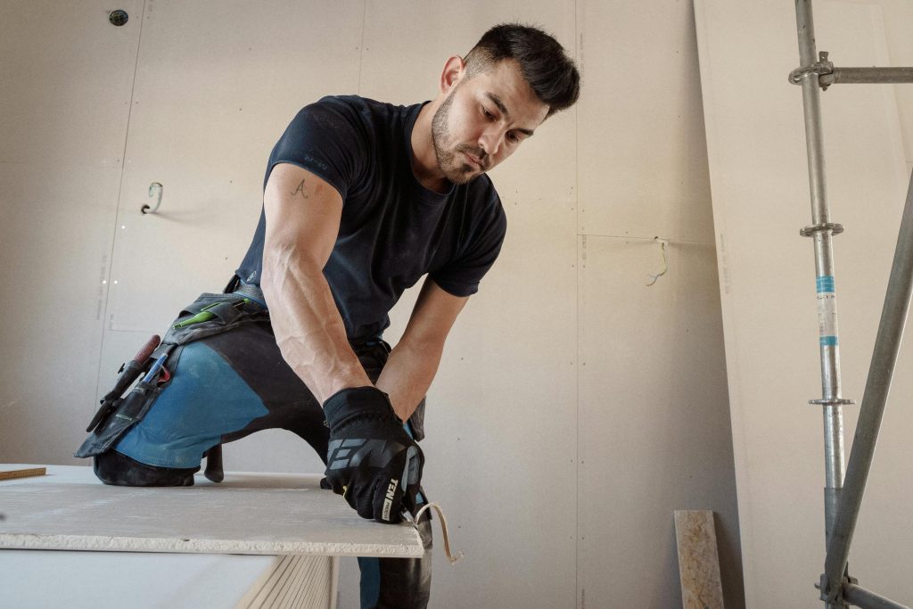 Cutting Drywall the Right Way: A Complete DIY Guide